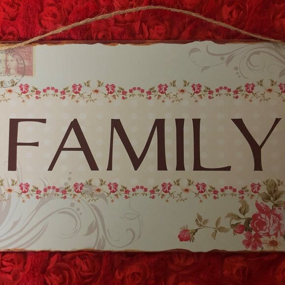 VINTAGE LOOK FAMILY SIGN REPRO - Picture 9 of 9